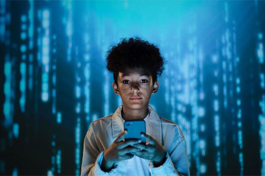 تربیت فرزندان در دنیای امروز چگونه می‌توانیم با چالش‌های فناوری رو به رو شویم؟