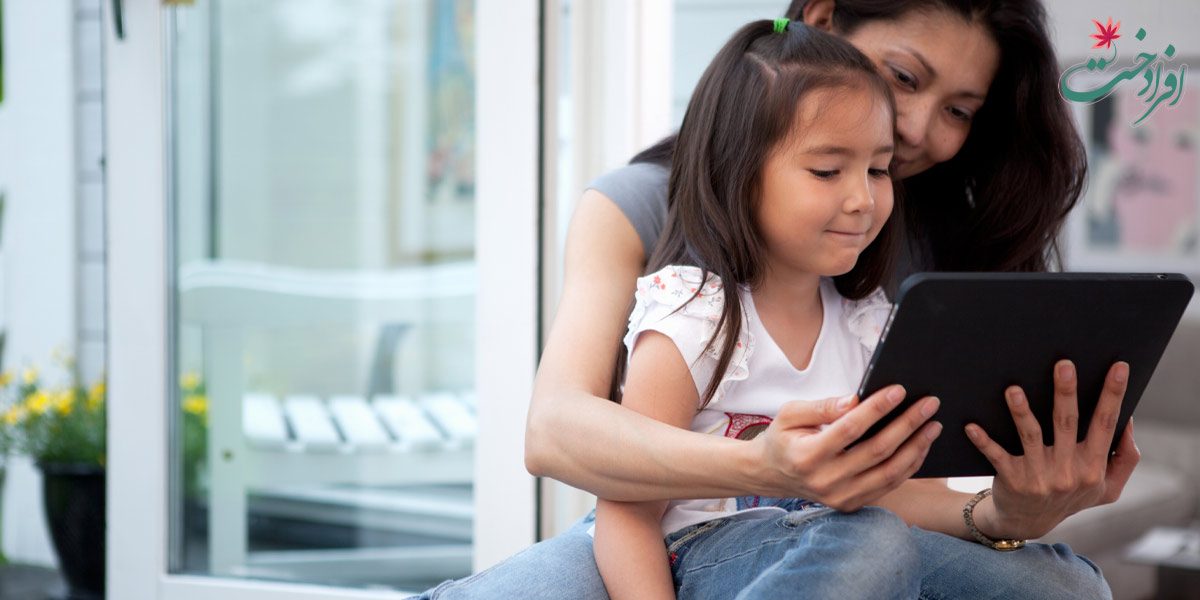 تربیت-فرزندان-به-عنوان-شهروندان-دیجیتال-چگونه-از-اینترنت-بهینه-استفاده-کنند-سربرگ