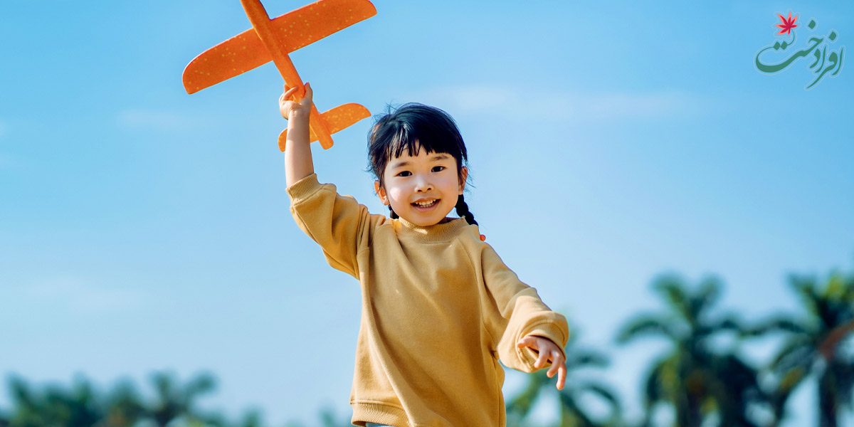 نقش-والدین-در-توسعه-استقلال-و-اعتماد-به-نفس-فرزندان-سربرگ